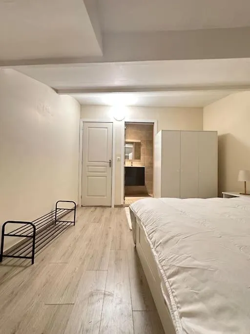 Appartement Entier Full Equipe Charleroi 0*,  Belgium